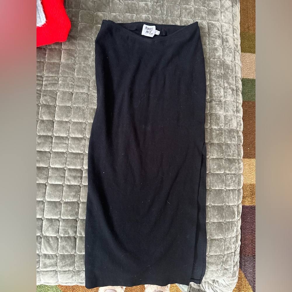 Princess Polly, Abigail Midi skirt with slit size 6 equivalent to a medium
